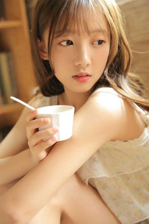 瑞士守门员戴滑雪镜上场,时尚感满分,瑞士足球守门员