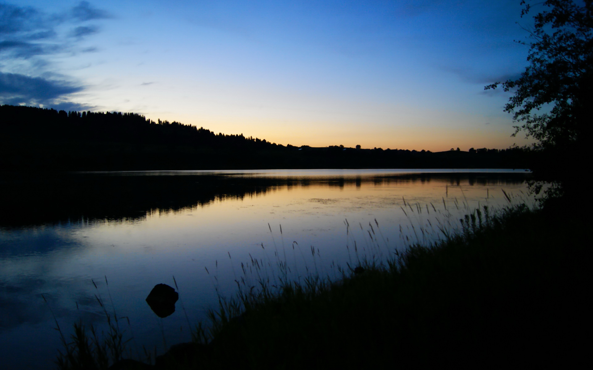 拜仁锋线多点开火打穿密集防线,拜仁套左边锋